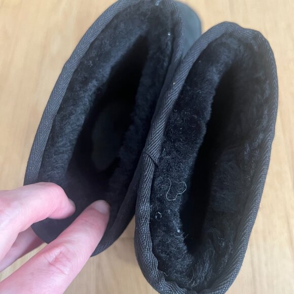 UGG Classic Short Black Sheepskin Boots Women's Size 9 - Picture 7 of 9